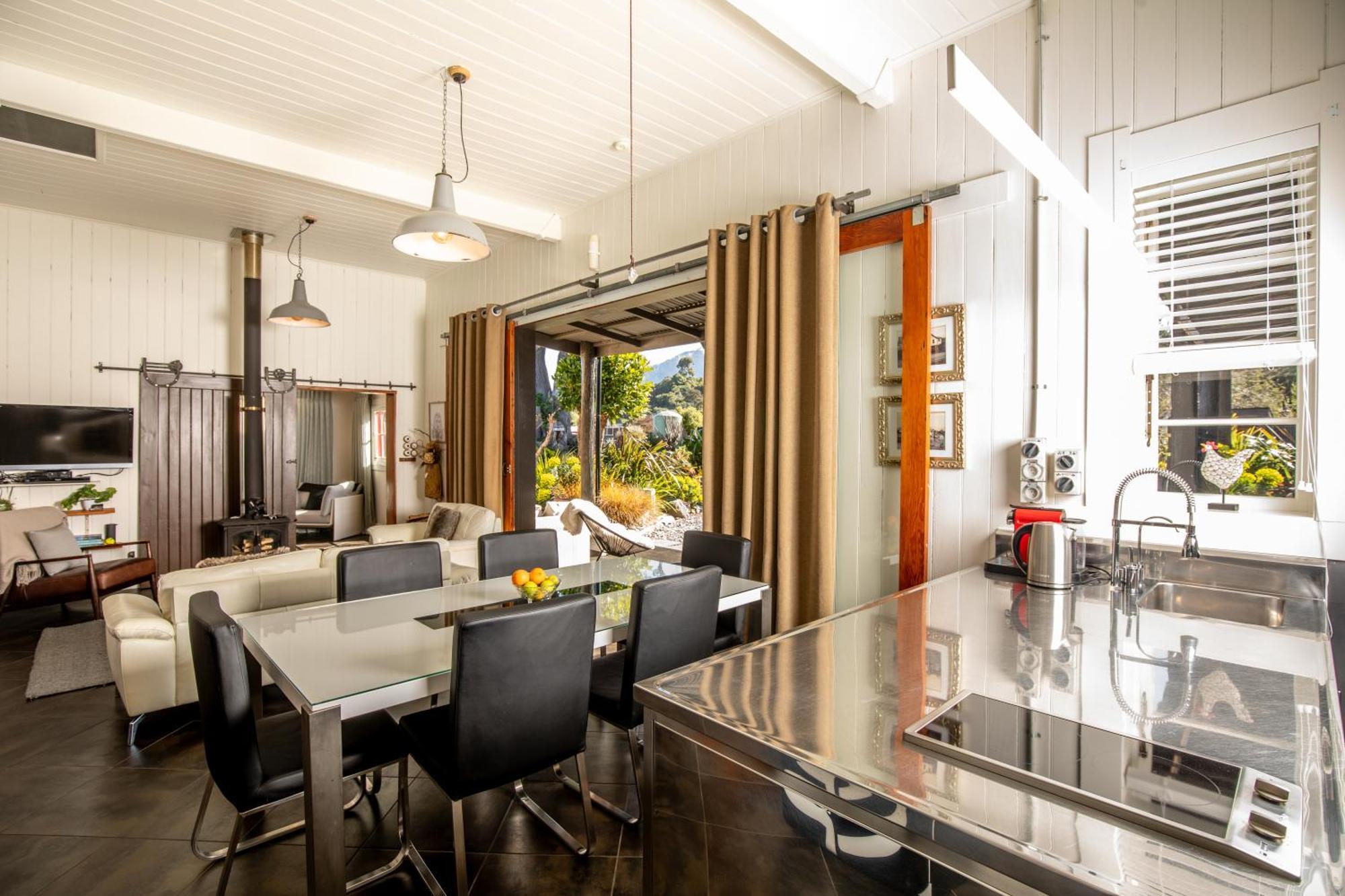 The Factory Luxury Accomodation Kaikoura Esterno foto
